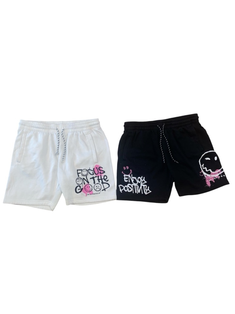 Men’s Smiley World soft drawstring shorts. Large